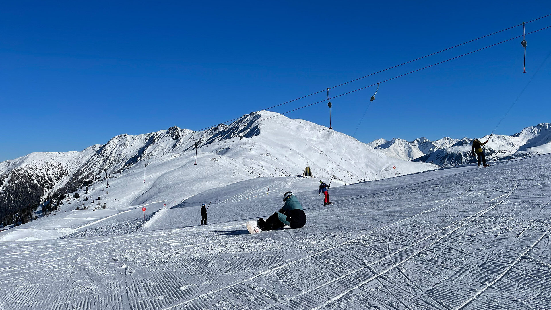 Foto: Skilift mit Skipiste bei der Wanderhütte Zams E5 Wanderung Österreich Tirol