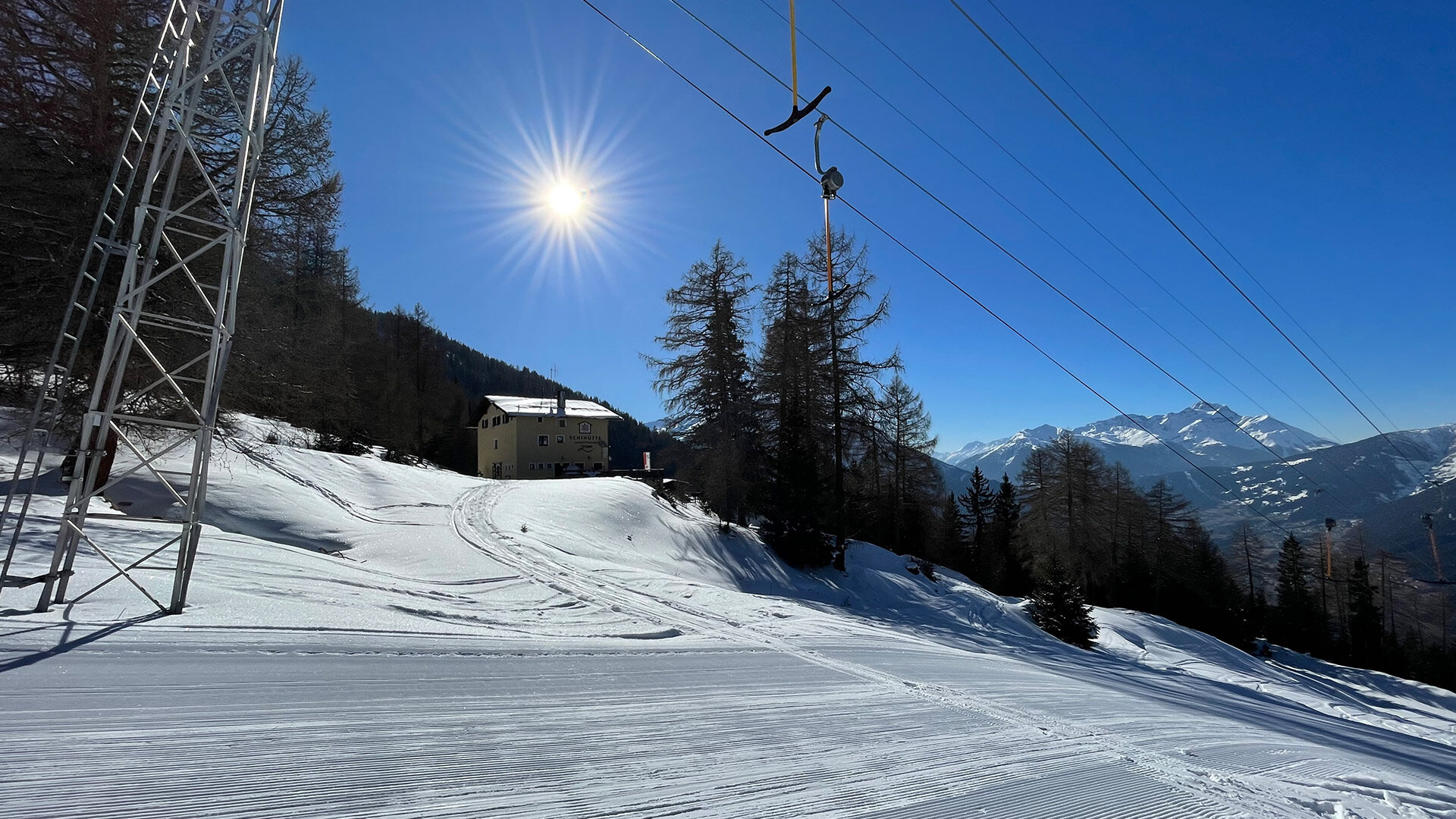Foto: Schlepplift bei der Wanderhütte in Zams Tirol Österreich für die E5 Wanderung + Wandern